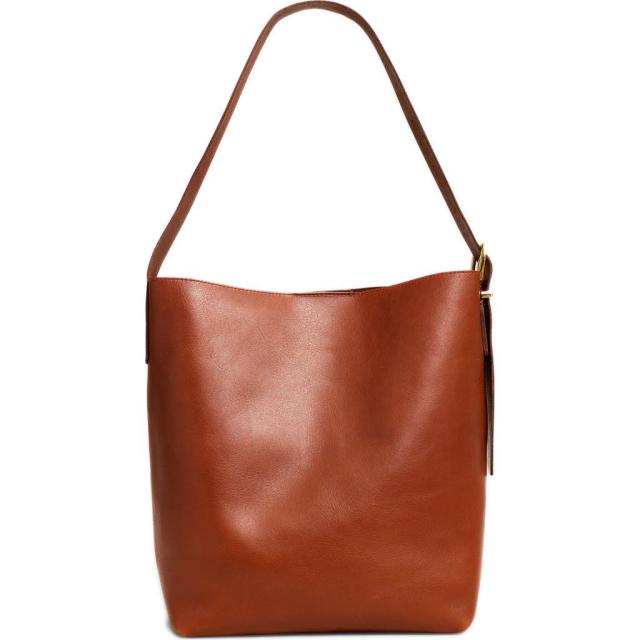 The Quiet Luxury Tote Bag We're Shopping From Oprah's Favorite