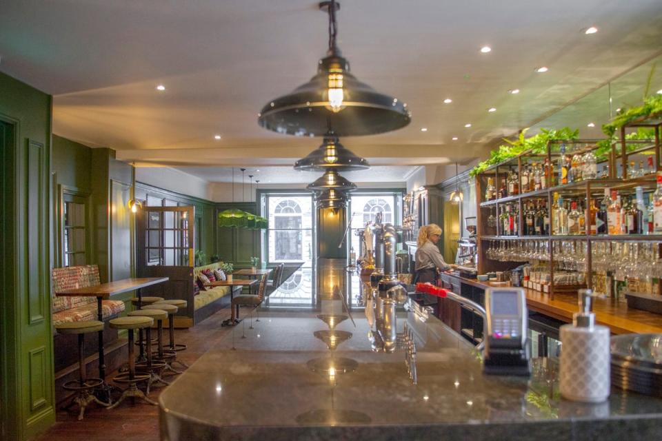 The bar at King’s Arms Hotel is the perfect spot for a drink with friends (The King’s Arms PR)
