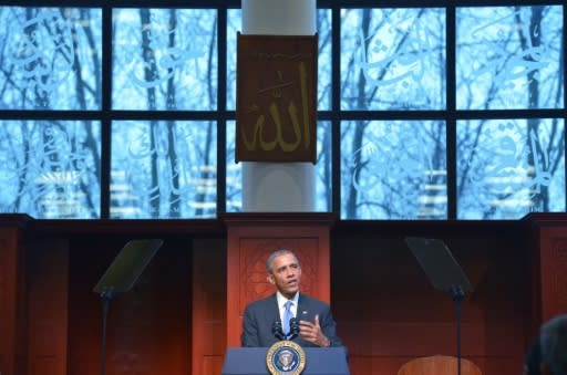 Obama hits 'inexcusable' anti-Muslim rhetoric on first mosque visit