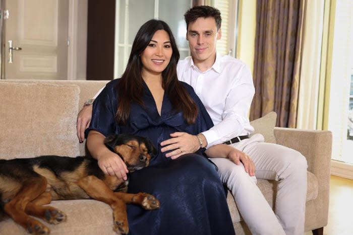 Louis y Marie Ducruet con su perro antes de ser papás