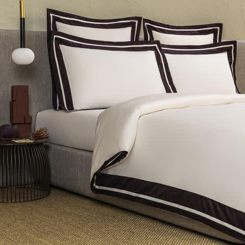 <p><a href="https://go.redirectingat.com?id=74968X1596630&url=https%3A%2F%2Fwww.frette.com%2Fen_US%2Fshades-duvet-cover.html&sref=https%3A%2F%2Fwww.elledecor.com%2Fshopping%2Ffurniture%2Fg45874509%2Fbest-luxury-beds-sheets%2F" rel="nofollow noopener" target="_blank" data-ylk="slk:Shop Now;elm:context_link;itc:0;sec:content-canvas" class="link ">Shop Now</a></p><p>Shades Duvet Cover</p><p>frette.com</p><p>$875.00</p><span class="copyright">Frette</span>