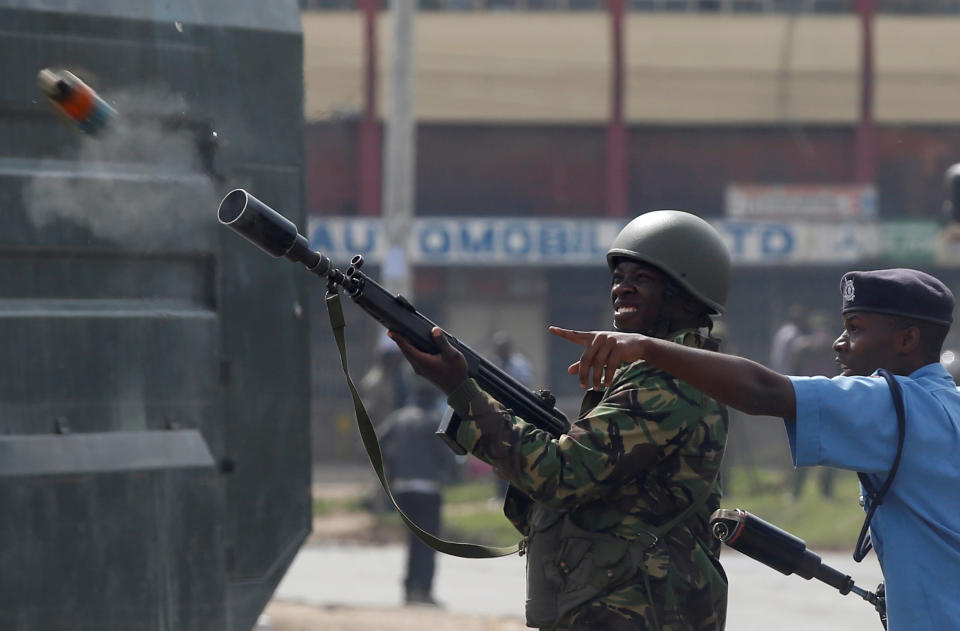 <p>Anti-riot police fire tear gas to disperse supporters of Kenyan opposition National Super Alliance (NASA) coalition in Nairobi, Kenya, Nov. 17, 2017. (Photo: Baz Ratner/Reuters) </p>