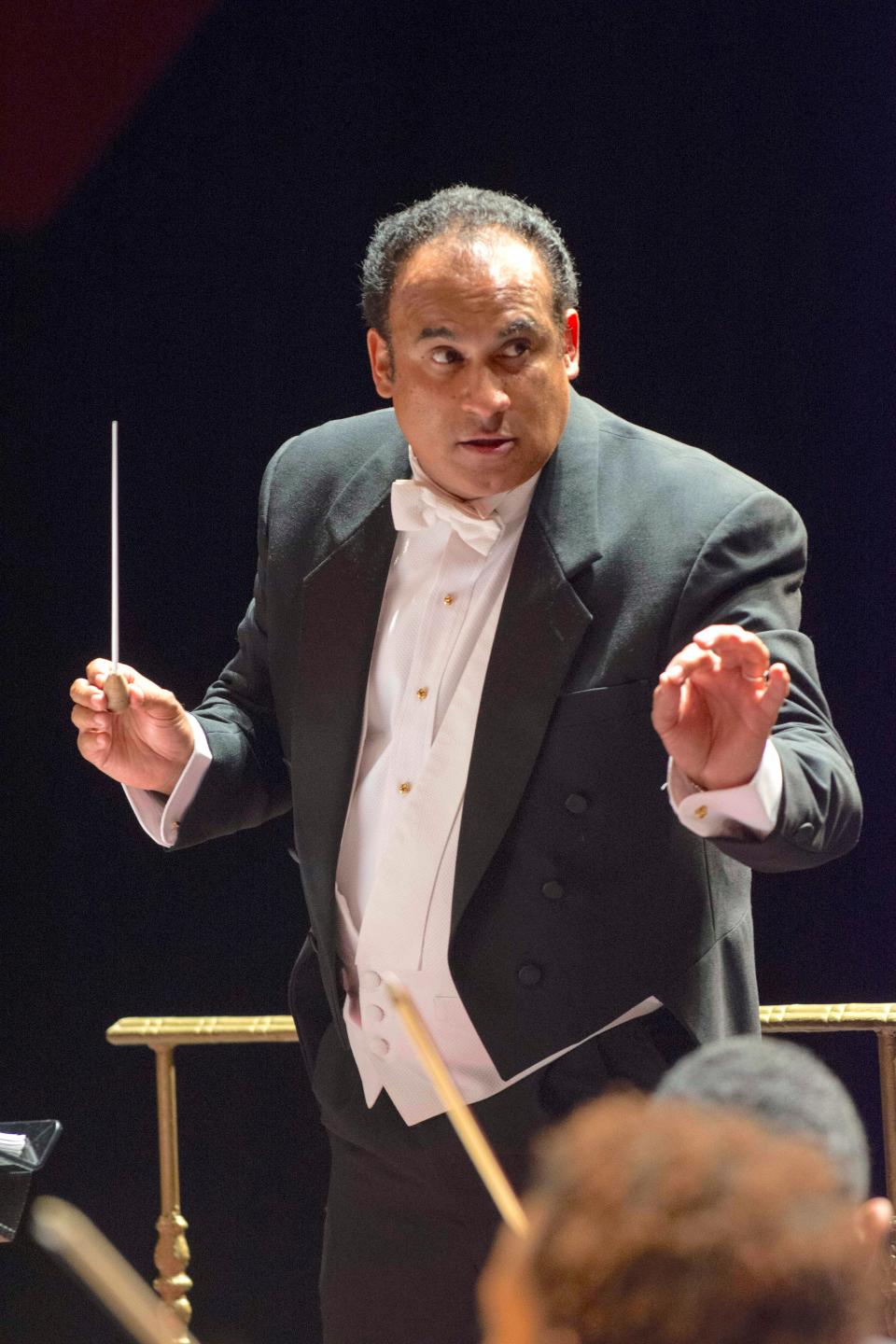 Jaime Morales-Matos will direct the Central Ohio Symphony as it closes its 44th season at Ohio Wesleyan University in Delaware on Sunday.