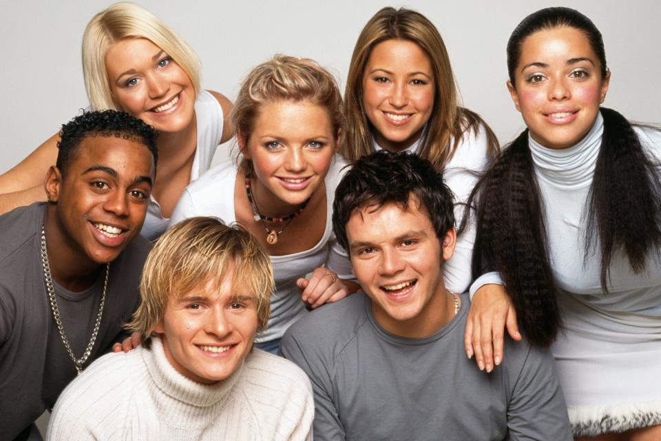 British pop group S Club 7, circa 2000. Clockwise from top left, Jo O'Meara, Hannah Spearritt, Rachel Stevens, Tina Barrett, Paul Cattermole, Jon Lee and Bradley McIntosh.