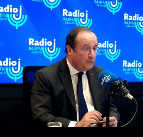 François Hollande, invité de Radio J le 14 novembre 2021 (Photo: Radio J)