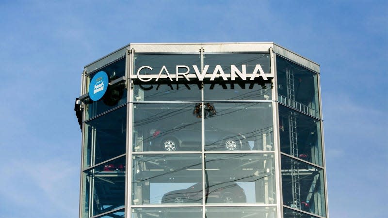 A photo of the Carvana glass tower full of cars. 