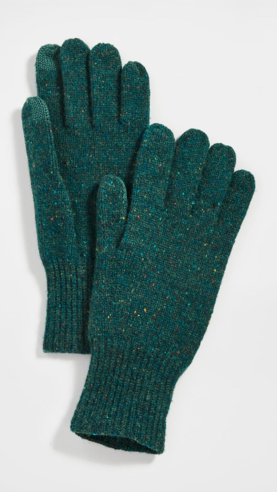 <p>Everyone needs a good pair of winter gloves. We love the dark green hue of these <span>Madewell Ribbed Gloves</span> ($38).</p>