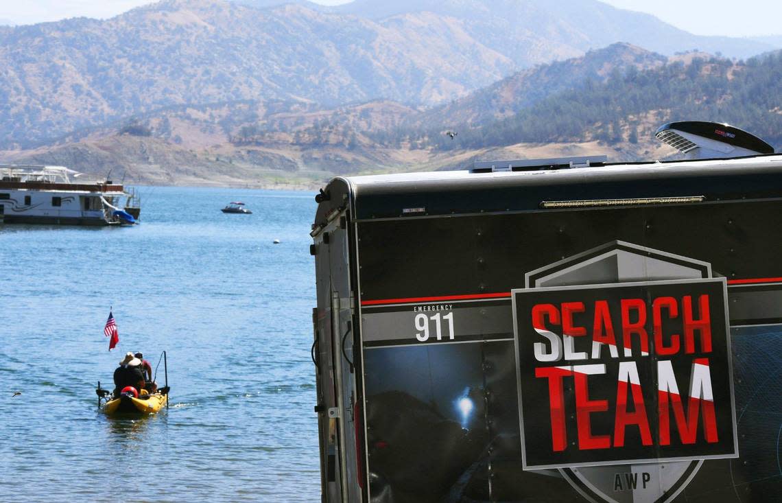 One of two boats with a Adventures with Purpose volunteer search team begins searching for Jolissa Fuentes at Pine Flat Lake’s Deer Creek marina Friday morning, Aug. 26, 2022 in Fresno. ERIC PAUL ZAMORA/ezamora@fresnobee.com