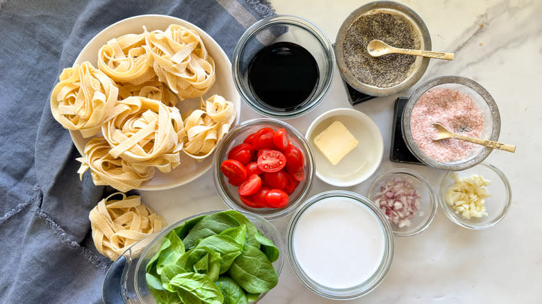 spinach balsamic cream pasta ingredients