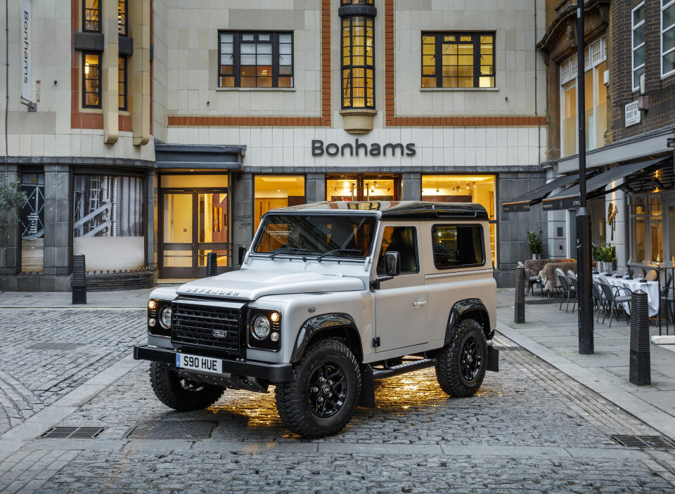 Land Rover Defender