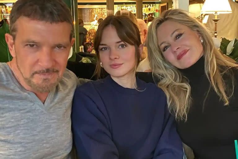 La foto que compartió Antonio Banderas con Melanie Griffith y Stella del Carmen