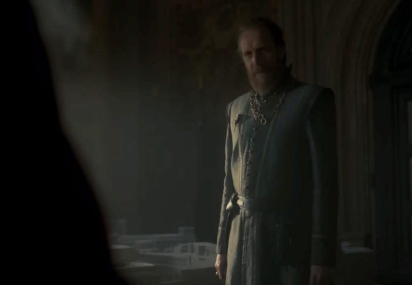 Otto stands in Viserys' chamber