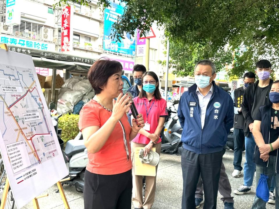 《圖說》台中市大雅區老舊水管規畫汰換，預計有3000戶受惠，立委楊瓊瓔聽取簡報並發言。