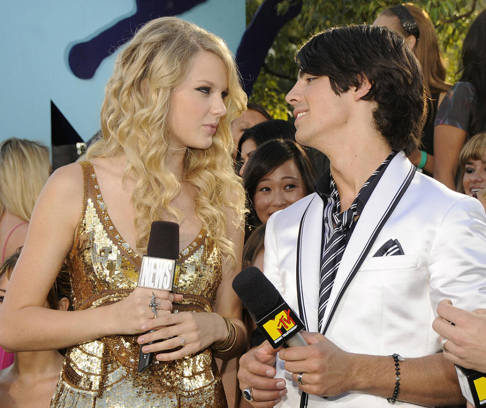 Closeup of Taylor Swift and Joe Jonas