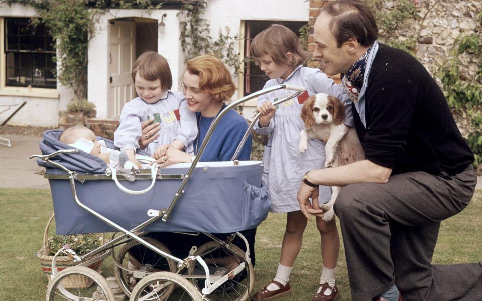 Roald Dahl with his family in 1962 - rex