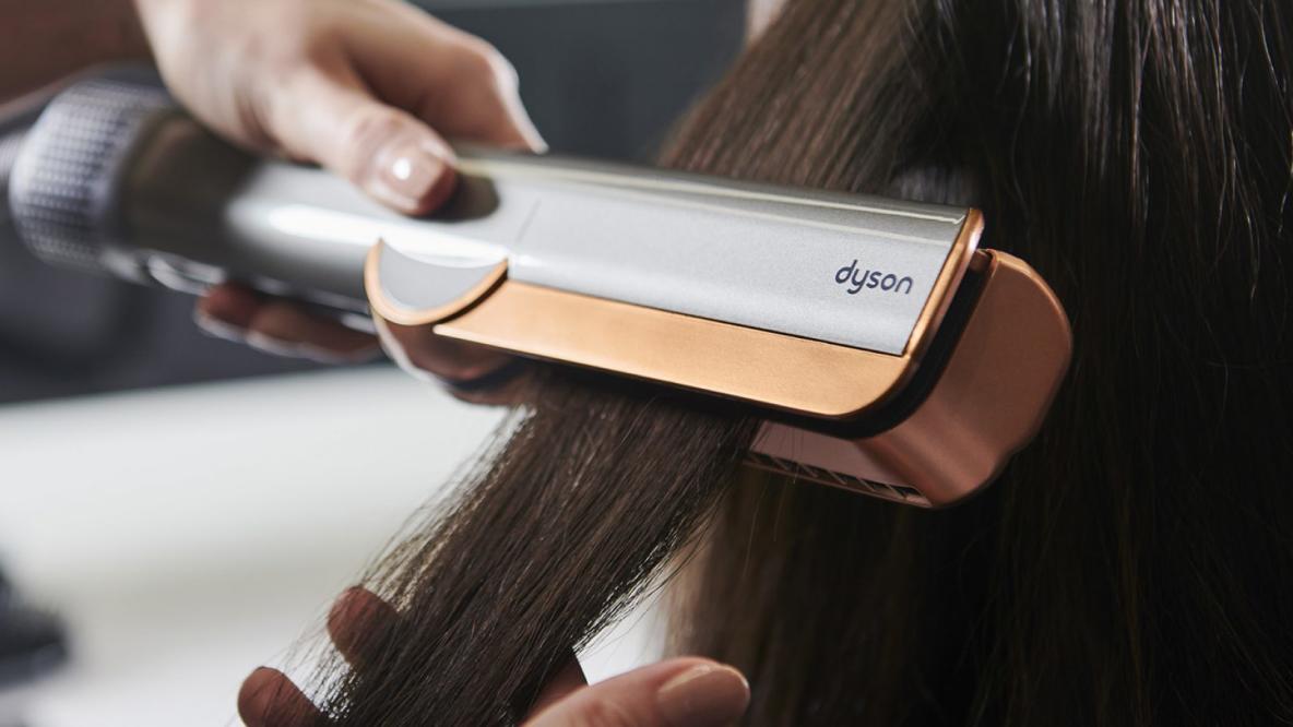 katje adviseren Intimidatie Dyson just launched a wet-to-dry straightener that doesn't damage your  hair, and yes, we're freaking out