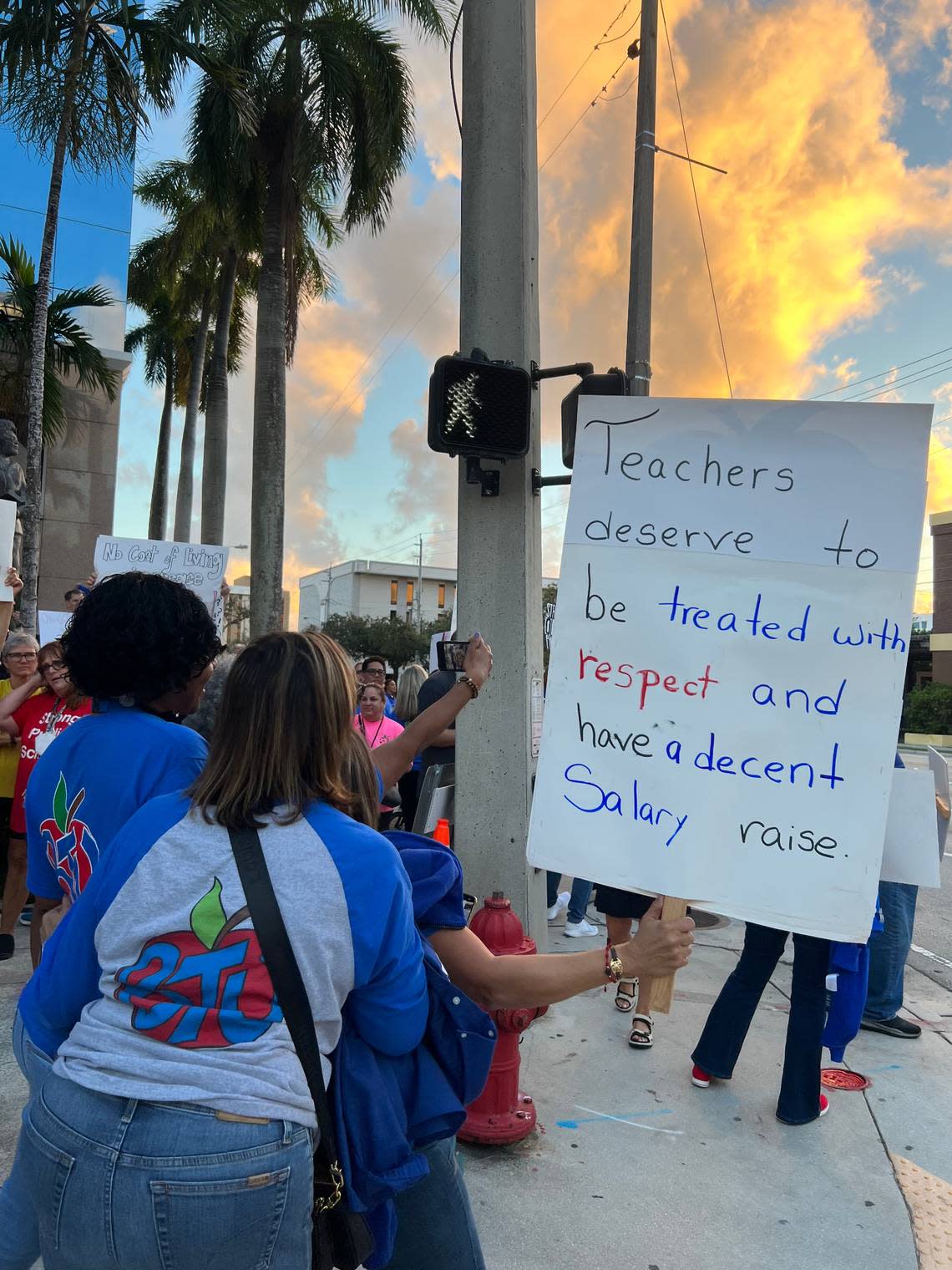 Broward teachers gather to demand greater pay outside the Kathleen C. Wright Administration Center in Fort Lauderdale during the School Board meeting Wednesday, Nov. 8, 2023. “If you’re not going to give them the raises they need, how do you expect them to do the job that you need?” asked one teacher. Amanda Geduld/ageduld@miamiherald.com