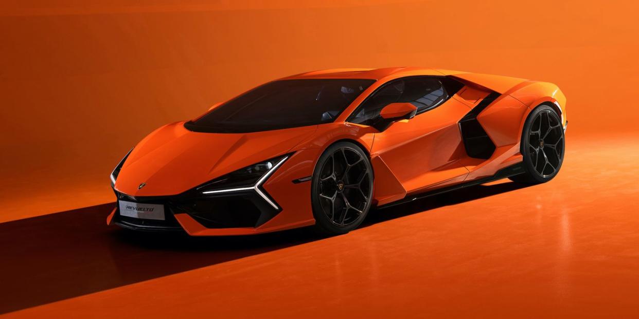 2024 lamborghini revuelto