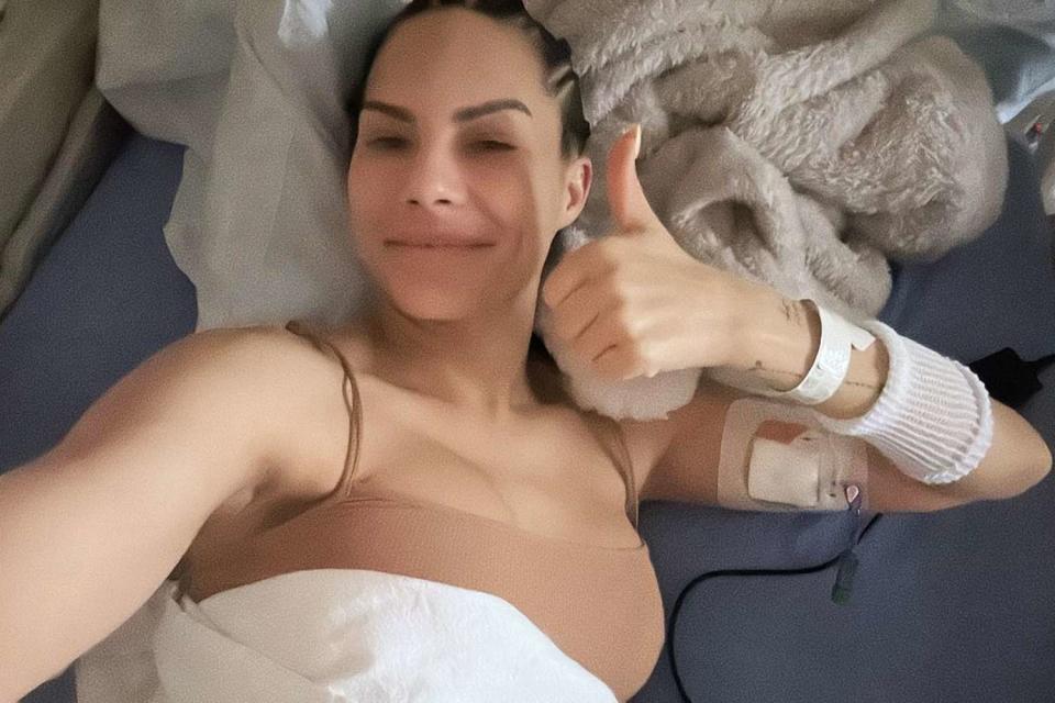 <p>Amanza Smith/instagram</p> Amanza Smith gives a cheerful update from her hospital bed on June 16.