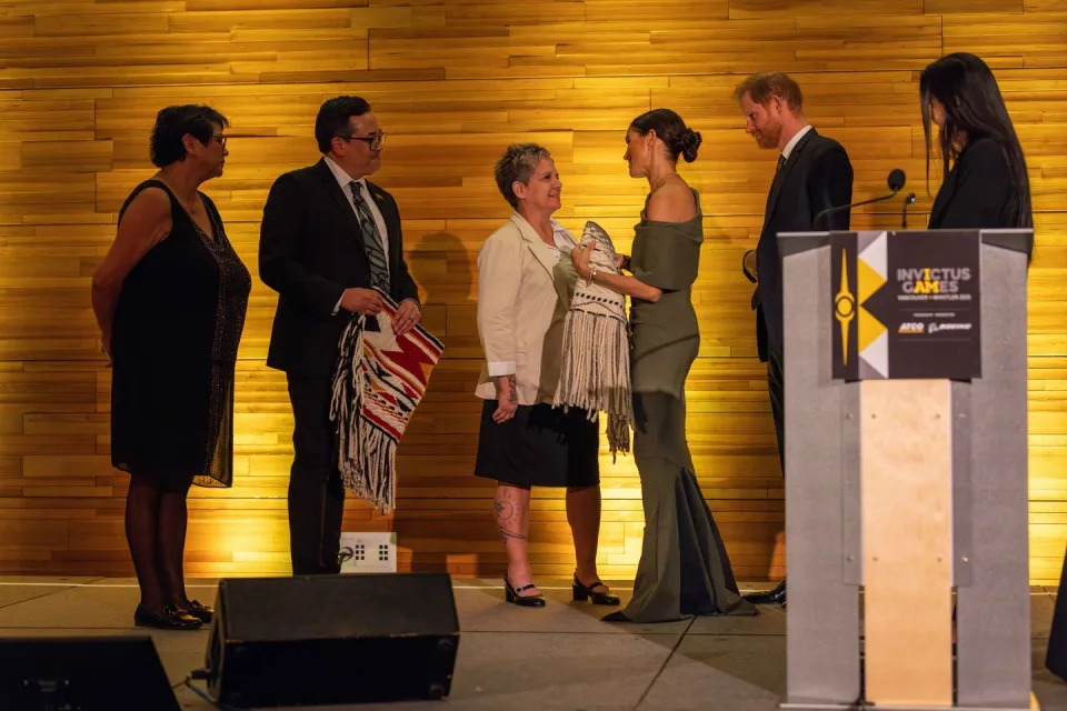 meghan markle and prince harry at the invictus gala