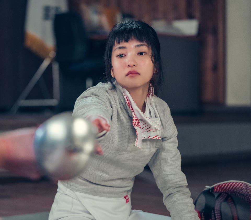 韓劇《二十五，二十一》女主角金泰梨飾演擔任韓國擊劍國手的羅希度	 (照片提供：Netflix)
