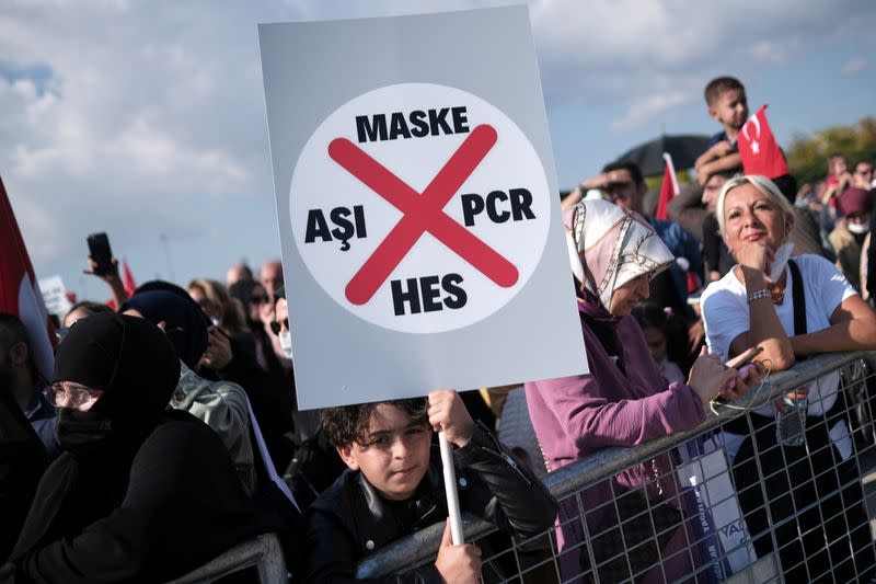 Protest against official coronavirus disease (COVID-19)-related mandates, including vaccinations, tests and masks, in Istanbul