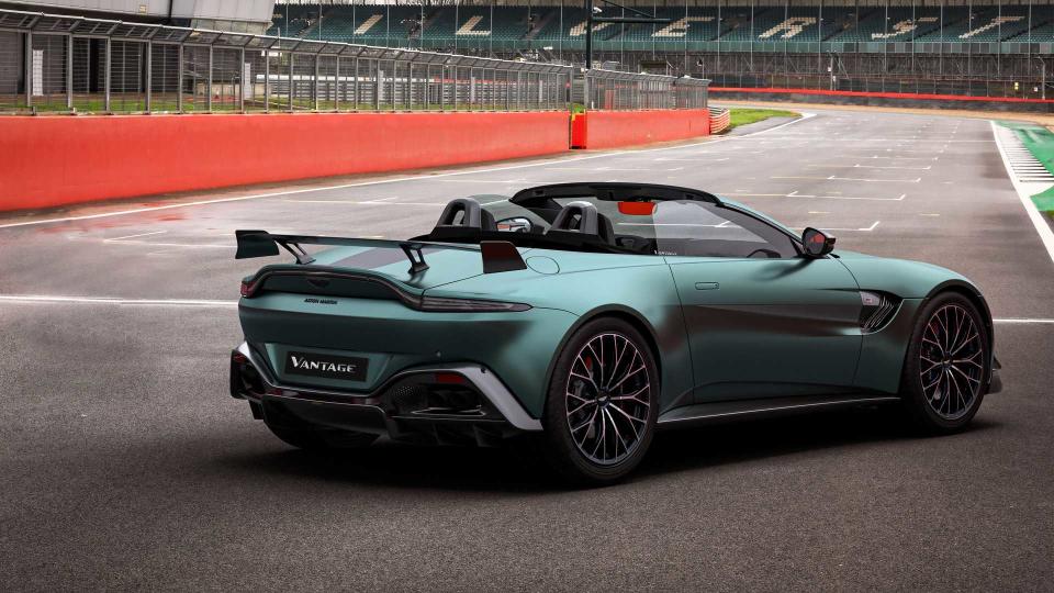 想把新的 F1 安全車帶回家？Aston Martin 發表「Vantage F1 Edition」