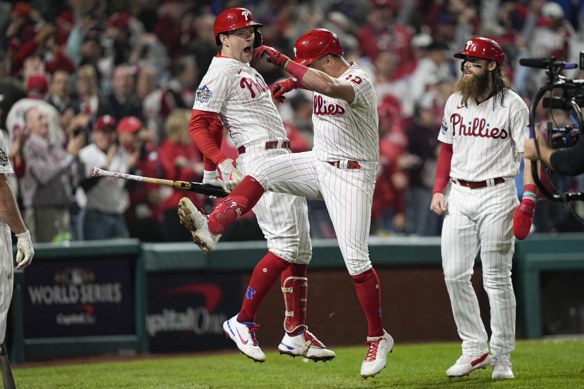 Phillies tie World Series mark with 5 HR, rout Astros in Game 3