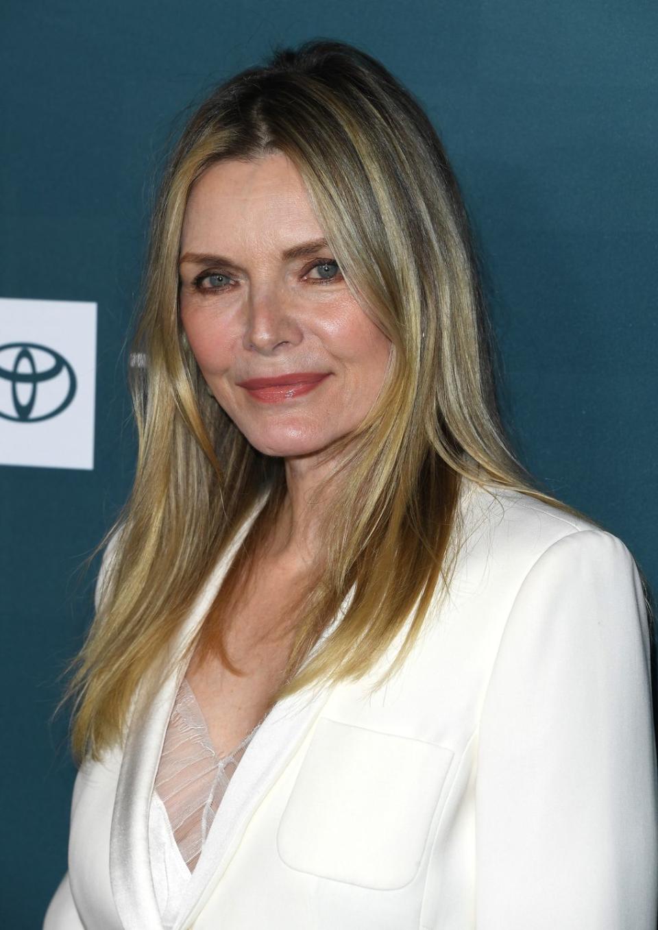 michelle pfeiffer husband david red carpet