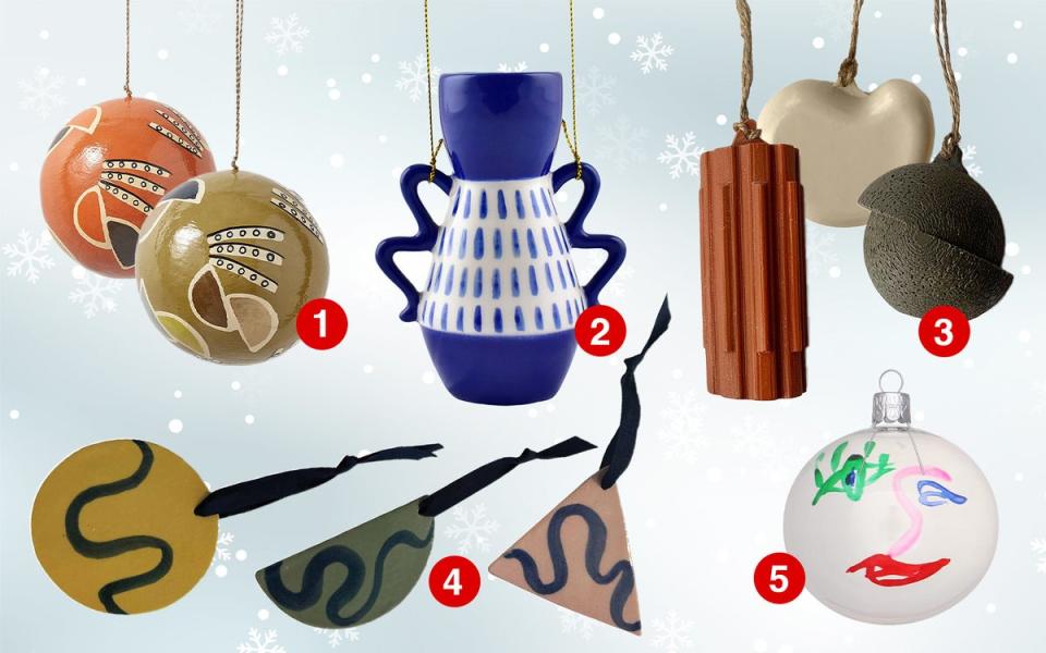 Novelty shapes will add a twist to your tree (ES)