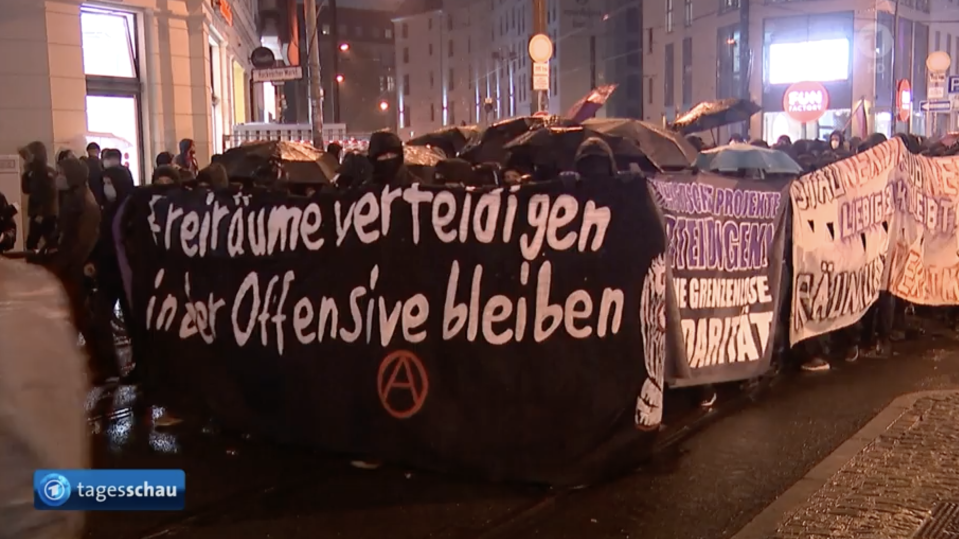 In früheren Ausgaben der Tagesschau hatte die Redaktion die Ausschreitungen nach der Räumung durchaus thematisiert. (Quelle: Screenshot ARD)