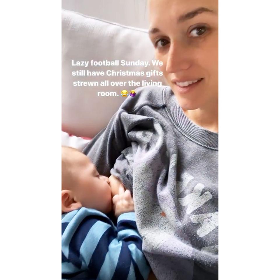 Jade Roper breastfeeds her 5-month-old son. (Photo: Jade Roper via Instagram)