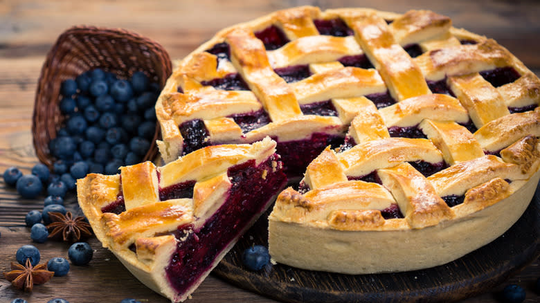Blueberry pie and blueberries