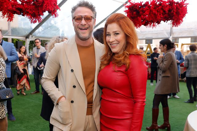 <p>Emma McIntyre/Getty</p> Seth Rogen and Lisa Ann Walter