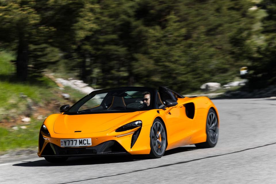 2025 mclaren artura spider