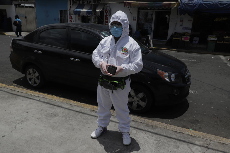 Information brigade in Lomas de San Lorenzo, Iztpalapa, on July 15, 2020, one of the colonies of Mexico City that returned to a lockdown due to the high number of COVID-19 infections in the capital. (Photo by Gerardo Vieyra/NurPhoto via Getty Images)