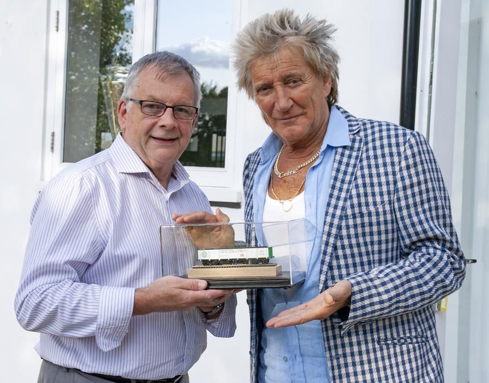 Rod Stewart and Steve Flint, editor of Railway Modeller magazine (Credit:Steve Crise/Railway Modeller Magazine)