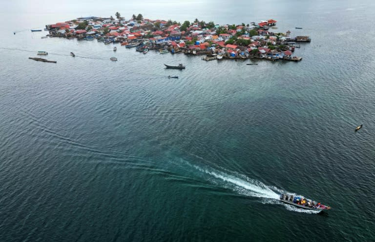 Some 1,200 inhabitants of the island Carti Sugtupu are being relocated to mainland Panama (MARTIN BERNETTI)