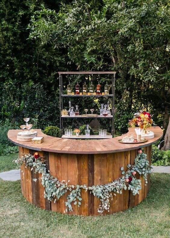 <p><b>Open bar</b></p><p>Vos invités pourront ainsi se rafraîchir au bar extérieur. <i>[Photo: Pinterest]</i></p>