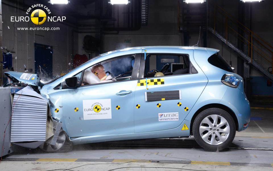 Renault Zoe electric car - crash test