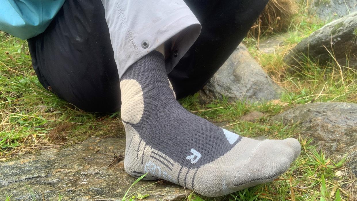  CEP Hiking Merino Mid Cut Compression Socks  