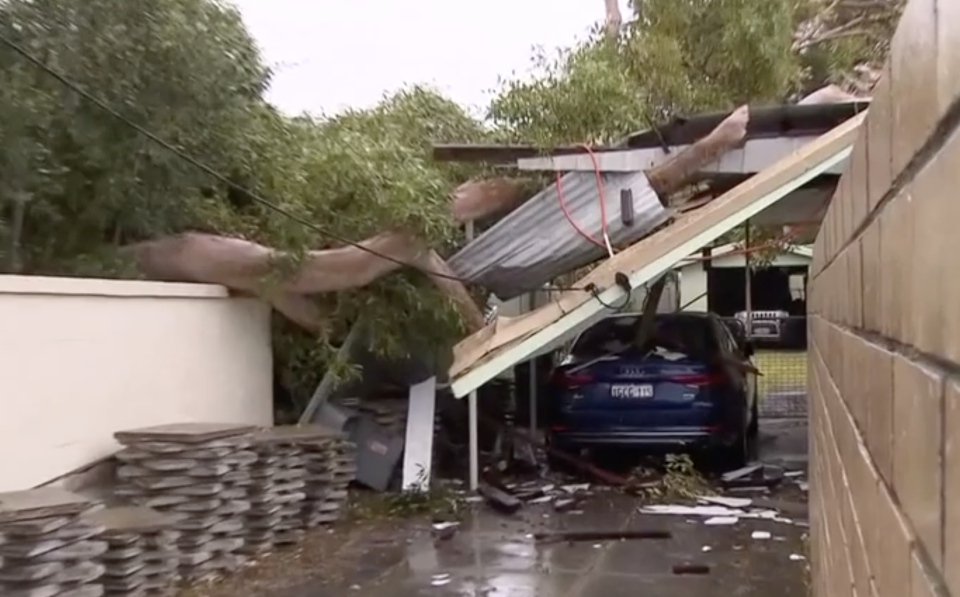 A car port collapses on an SUV in Scarborough. Source: 7News