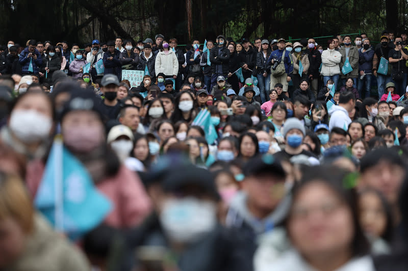 民眾黨「阿北森友會」台北場登場（2） 台灣民眾黨21日下午在台北榮星花園舉辦「阿北森友 會」選後謝票活動，吸引許多支持者到場參與，專注 聆聽宣講。 中央社記者趙世勳攝　113年1月21日 