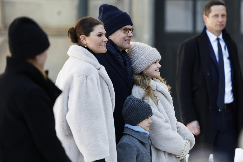 Die ganze Familie hatte sich für den Termin warm eingepackt (Bild: Michael Campanella/Getty Images)