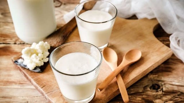 酸奶和發酵食品通常對腸道有益。