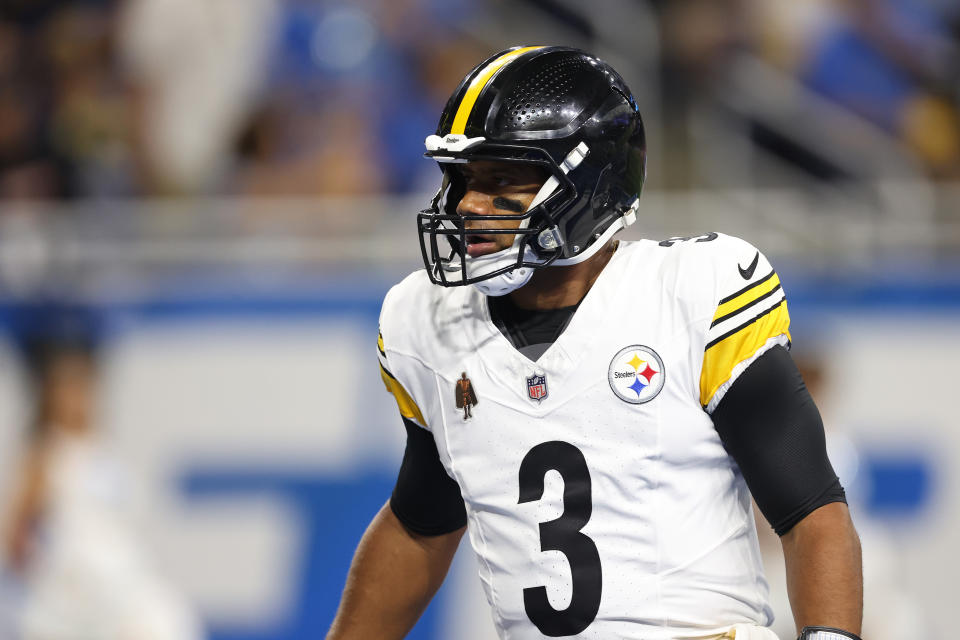 DETROIT, MICHIGAN - 24 AUGUSTUS: Russell Wilson #3 van de Pittsburgh Steelers tijdens de eerste helft tegen de Detroit Lions in een wedstrijd van het voorseizoen op Ford Field op 24 augustus 2024 in Detroit, Michigan. (Foto door Gregory Shamus/Getty Images)