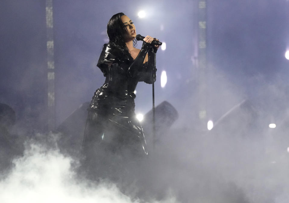 Demi Lovato durante su presentación en los Premios MTV a los Videos Musicales el martes 12 de septiembre de 2023 en el Prudential Center en Newark, Nueva Jersey. (Foto Charles Sykes/Invision/AP)