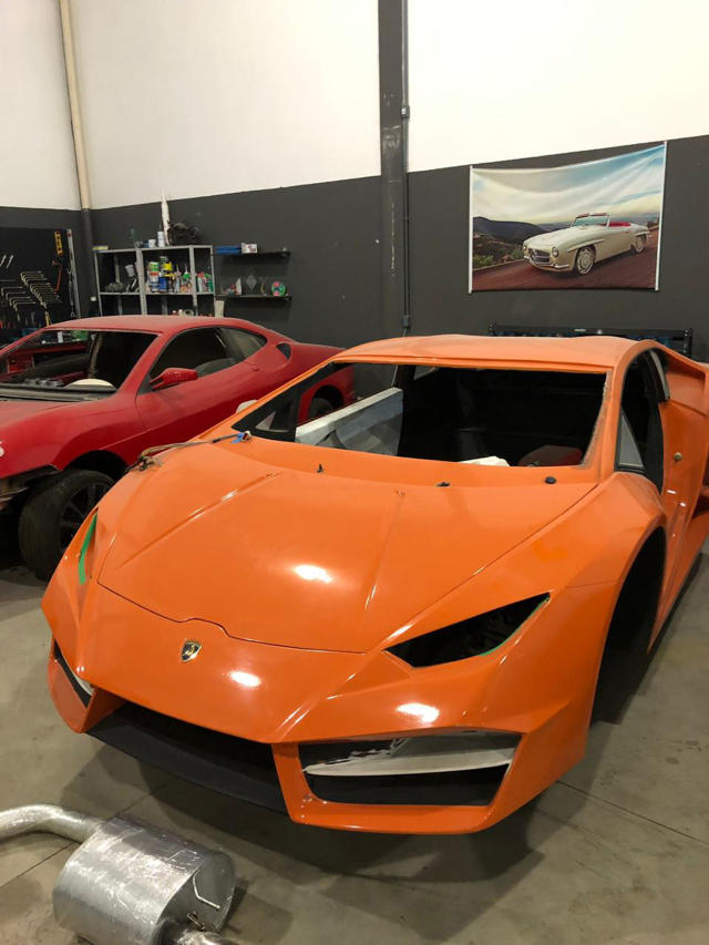 Fabricaban y vendían Ferraris y Lamborghinis falsos por 45,000 dólares