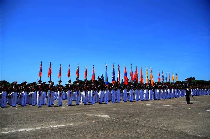 陸軍官校閱兵操練（圖／翻攝自中華民國陸軍軍官學校FB）