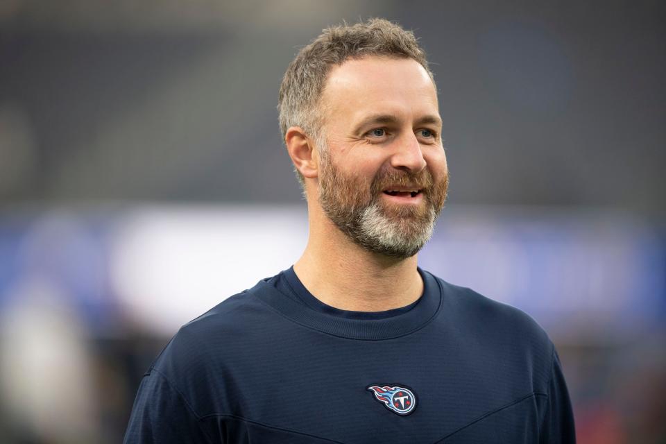 Tennessee Titans defensive coordinator Shane Bowen watches his players warm up before the game against the Los Angeles Rams at SoFI Stadium Sunday, Nov. 7, 2021 in Inglewood, Calif. 